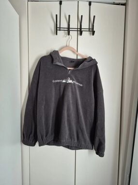 Climbing Mountain Grey Crewneck Hooded Pullover Sweater